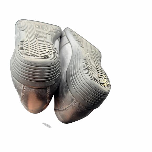 Taos Character Leather Slip-On Shoes Gray Zip Comfort Women’s Size 7 - Picture 6 of 13